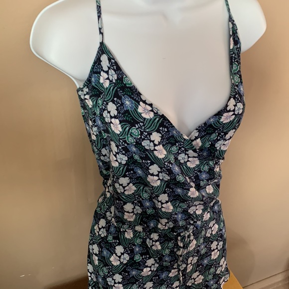 Summertime Romper - Picture 2 of 6